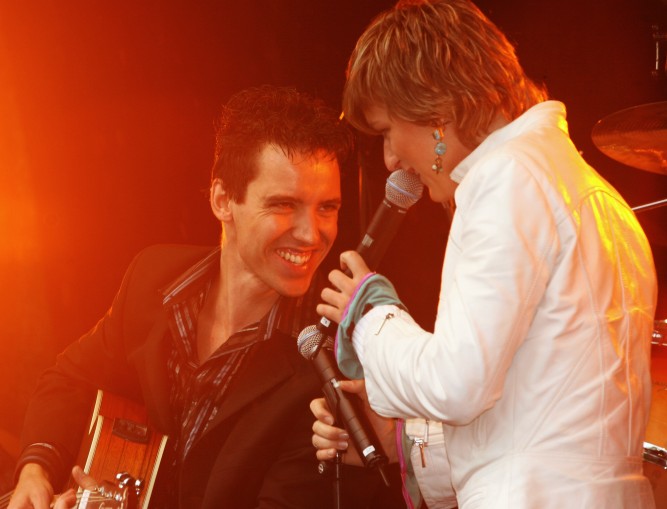 Helmut Scholz (Gitarre) und Sibylle Laux