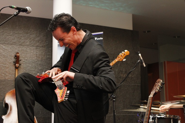 Porsche, Berchtesgarden, Helmut Scholz (Gitarre)