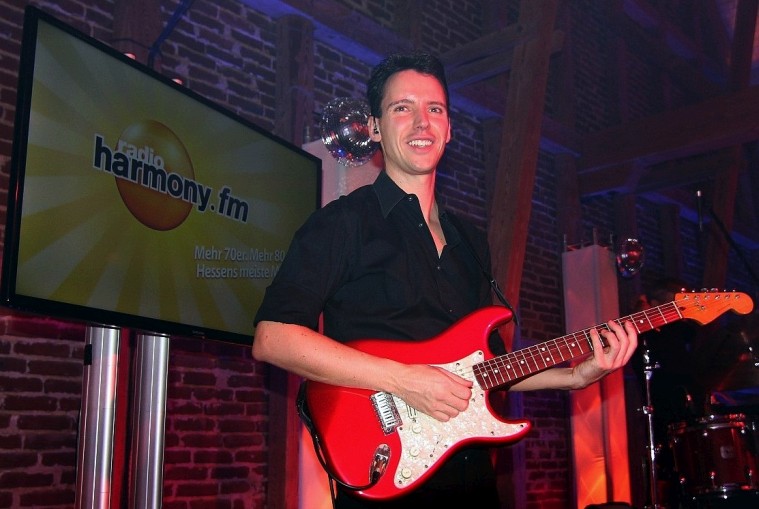 Eventscheune Dagobertshausen, harmony.fm, Helmut Scholz, Gitarre Eventscheune Dagobertshausen, harmony.fm, Helmut Scholz, Gitarre