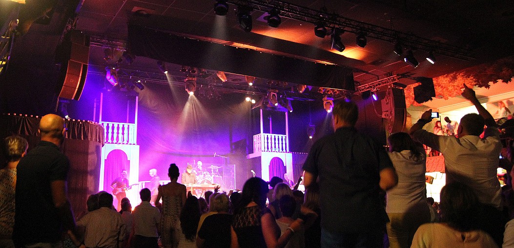 Blankenberge Belgien, Het Witte Paard, Night Fever, Helmut Scholz, Gitarre Blankenberge Belgien, Het Witte Paard, Night Fever, Helmut Scholz, Gitarre