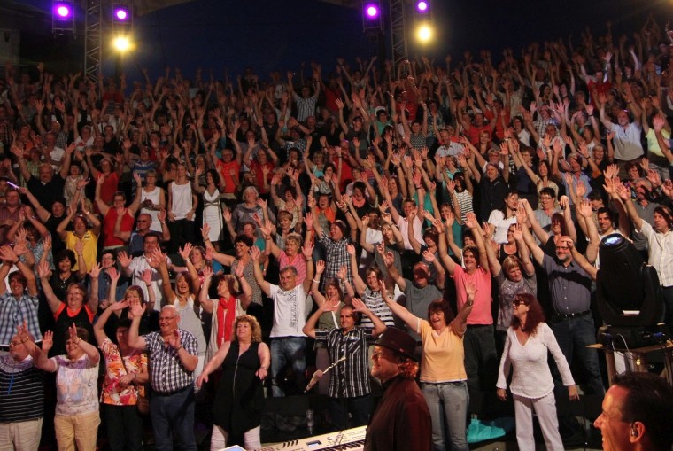 Stimmung Amphitheater Senftenberg, Night Fever, Helmut Scholz, Gitarre Stimmung Amphitheater Senftenberg, Night Fever, Helmut Scholz, Gitarre