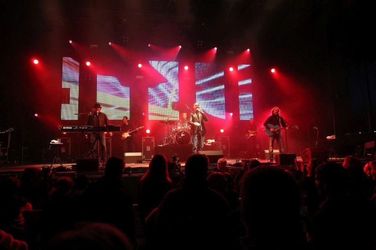 Lokeren Belgien, Fonnefeesten Festival, Night Fever, Helmut Scholz, Gitarre Lokeren Belgien, Fonnefeesten Festival, Night Fever, Helmut Scholz, Gitarre