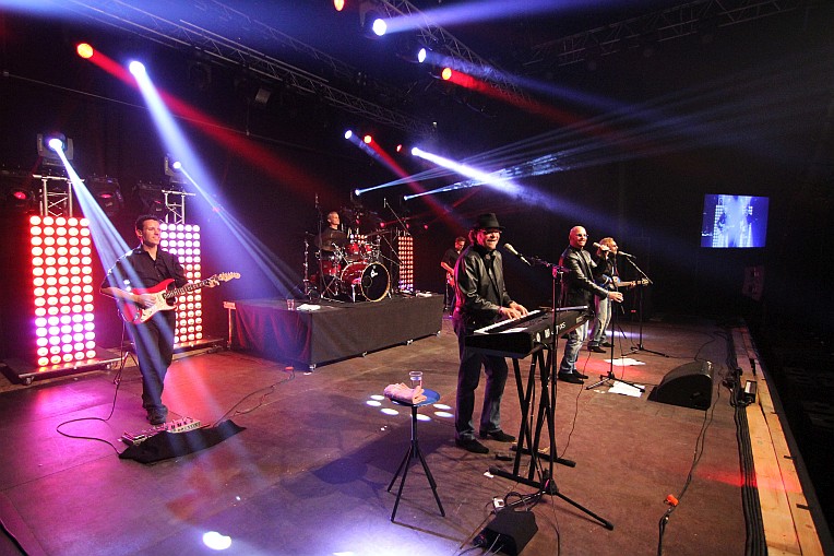 Olen Belgien, Festival, Night Fever, Helmut Scholz, Gitarre Olen Belgien, Festival, Night Fever, Helmut Scholz, Gitarre