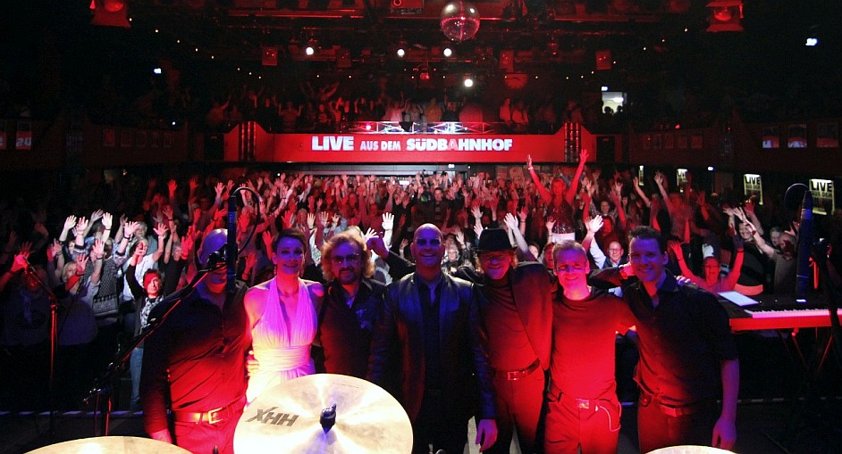 Suedbahnhof Frankfurt, Night Fever, Helmut Scholz, Gitarre Suedbahnhof Frankfurt, Night Fever, Helmut Scholz, Gitarre